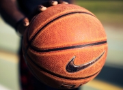 开云体育下载-字母哥大场面先生！尼克斯淘汰赛过关独行侠，季后赛舞台见证巨星与团队的双重胜利