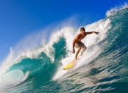 开云APP-赛道与球场，F1新赛季揭幕战与北京队击溃深圳队的双重焦点