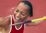 开云体育入口-赛道风云，索伯绝地逆转威廉姆斯，维斯塔潘强势带队登顶