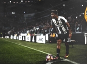 开云在线直播-巴雷拉，F1年度争冠之夜的孤独领跑者