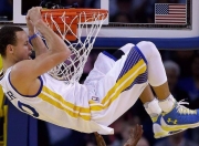 开云体育登录-东决关键战焦点战，掘金淘汰北京队，跨越大洋的篮球对话