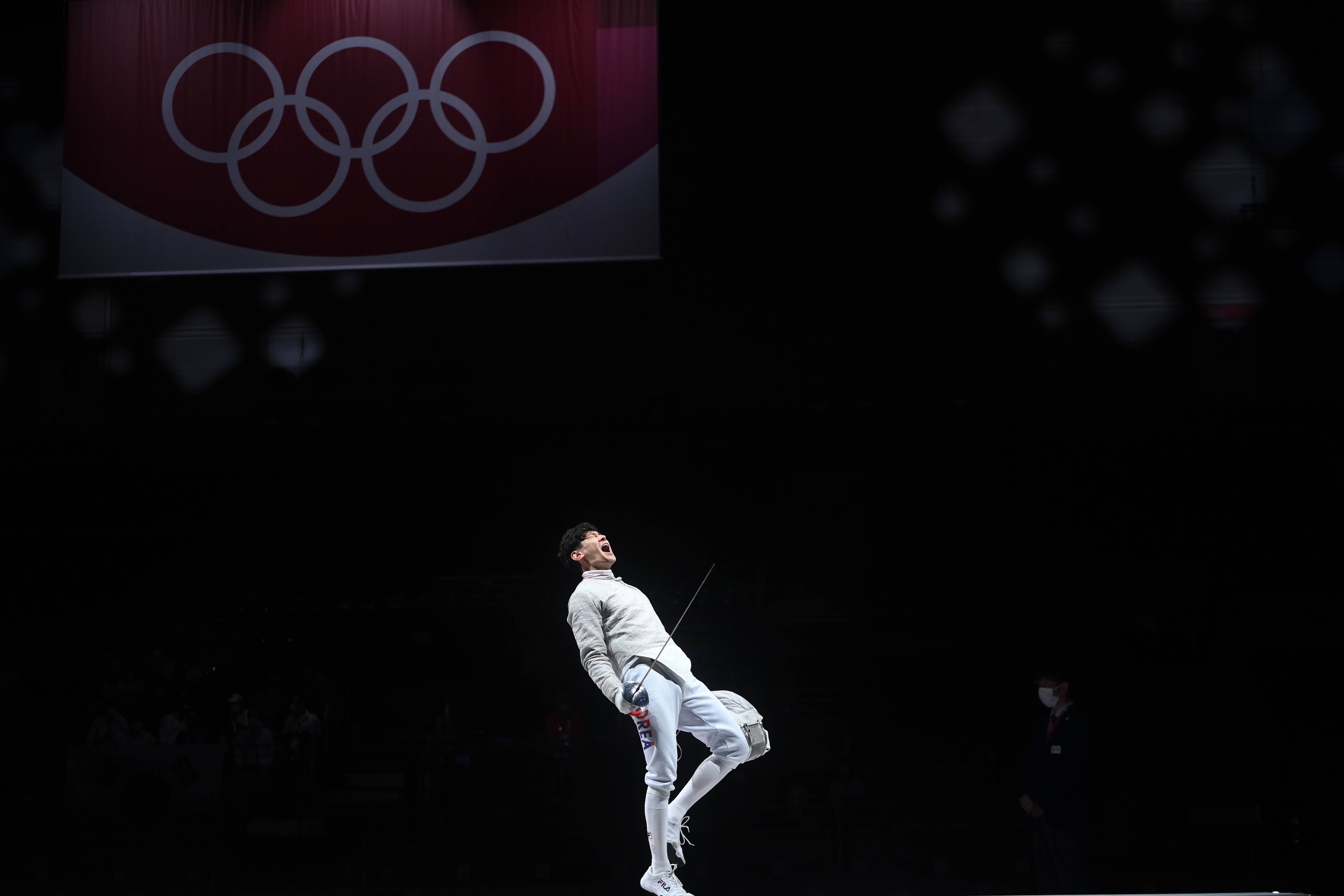 卢森堡击剑选手在比赛中获胜 卢森堡击剑选手在比赛中获胜