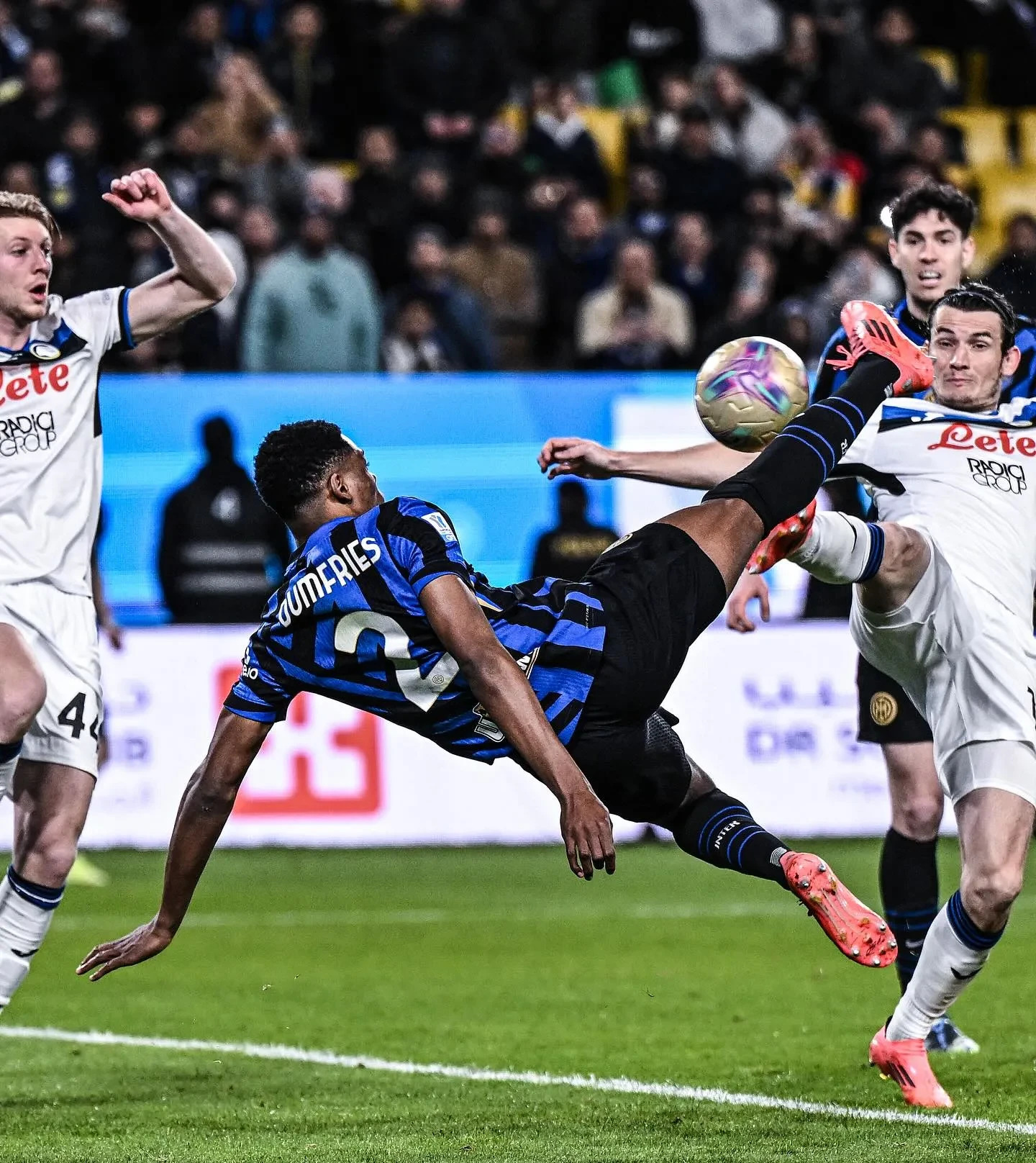 马竞遇强敌米兰，欧冠梦碎瞬间的简单介绍