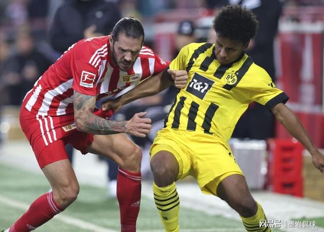 多特蒙德主场失利,被挤出前三名位置 多特蒙德主场失利,被挤出前三名位置