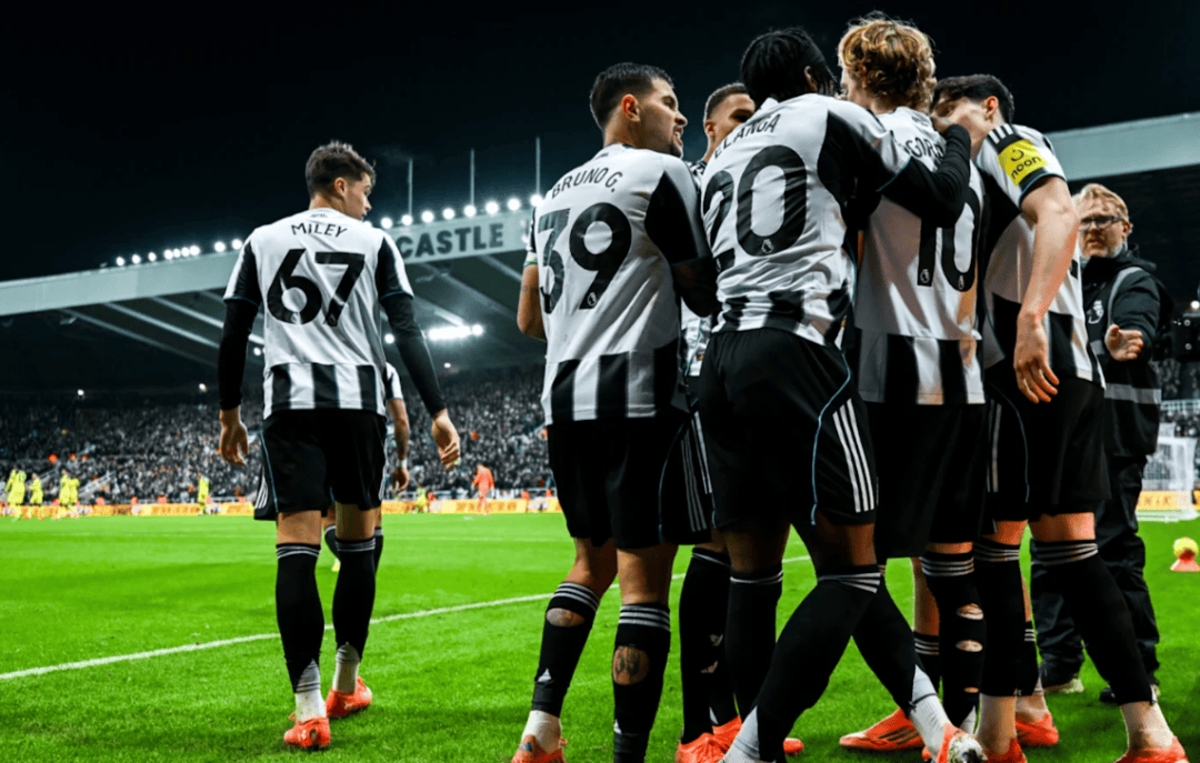 伯恩利客场大胜纽卡斯尔，夺回积分榜前列！的简单介绍