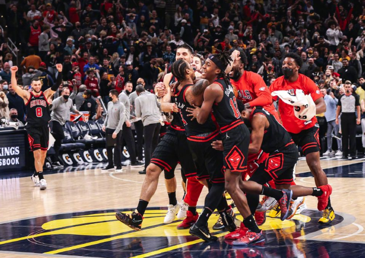 步行者翻盘北京队，德罗赞带队取胜