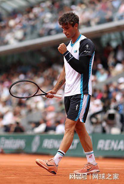 法国网球队逆转欧洲网球队，西西帕斯打破历史纪录的简单介绍