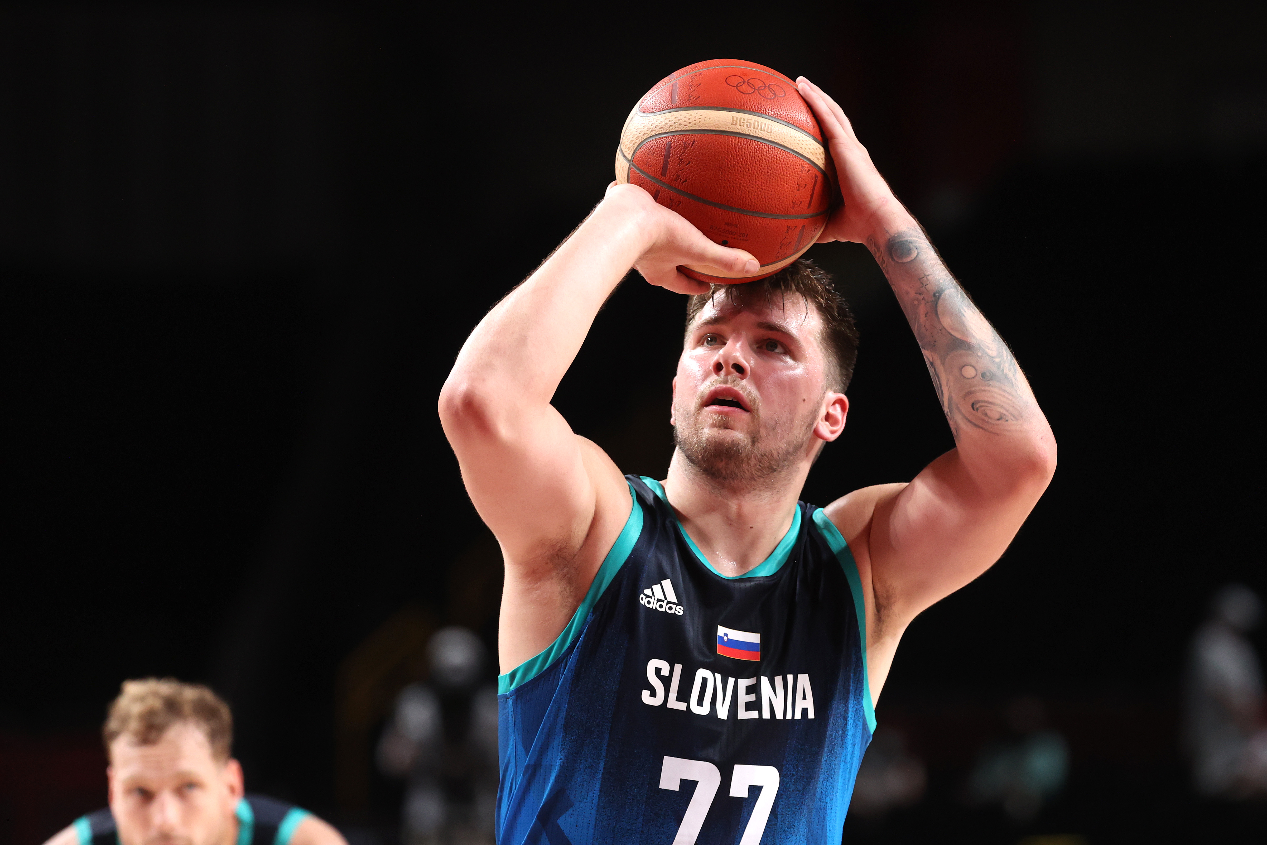 国王逆转阿根廷男篮，巴图姆制霸全场