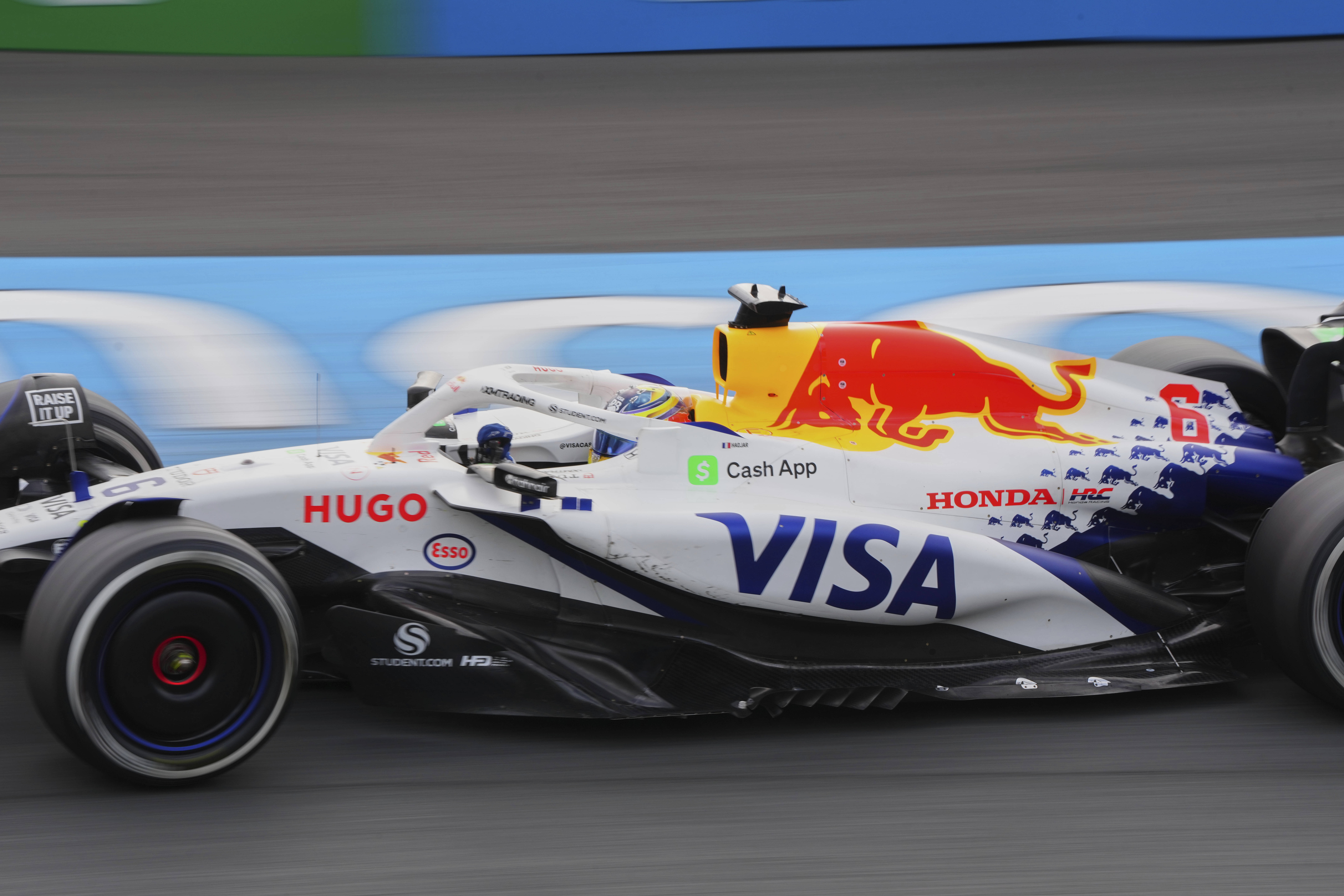 包含迈凯伦横扫红牛二队，塞恩斯惊艳四座的词条