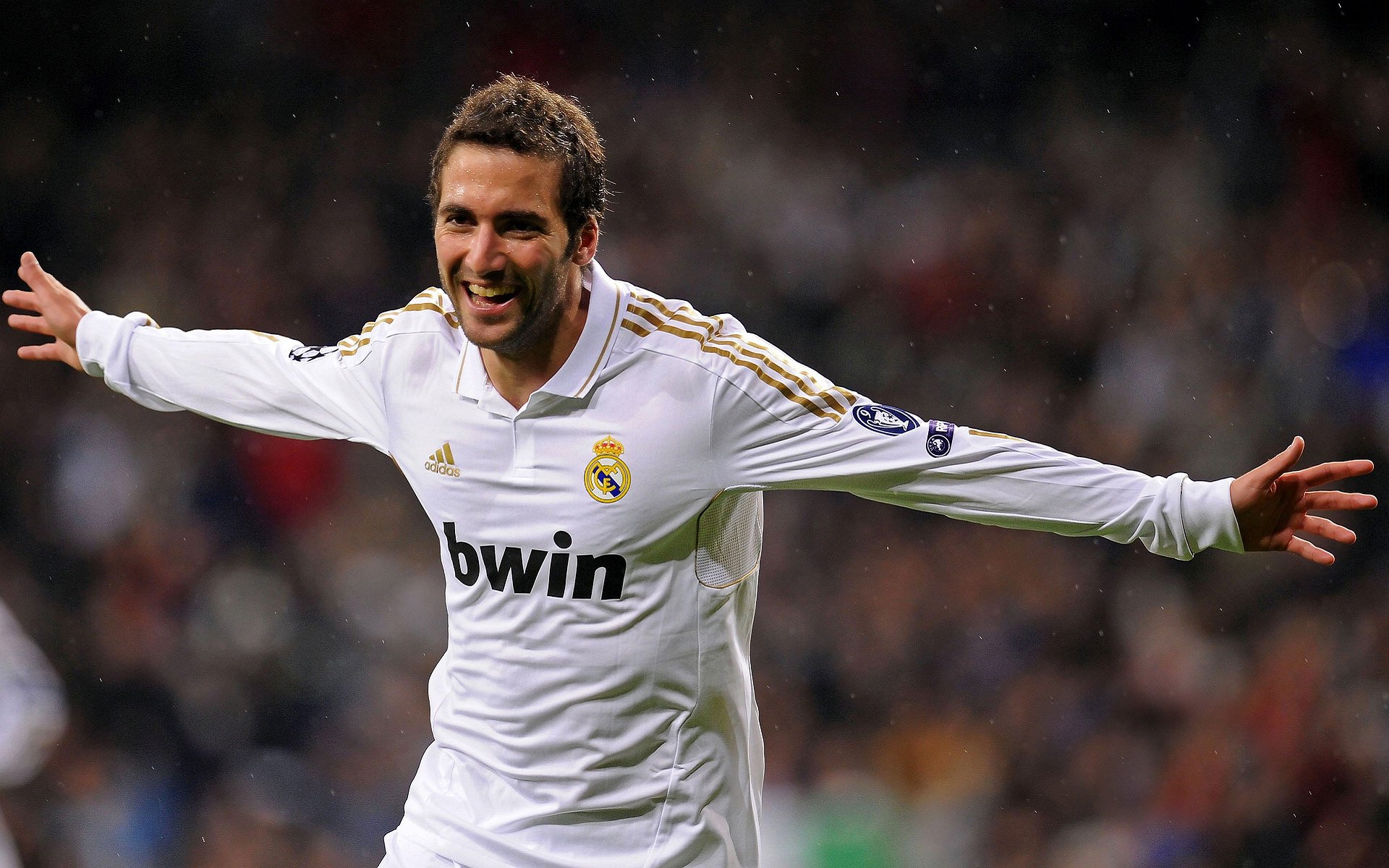 跨界传奇，贝蒂斯险胜喀麦隆之夜，拉什福德在西决生死战接管比赛