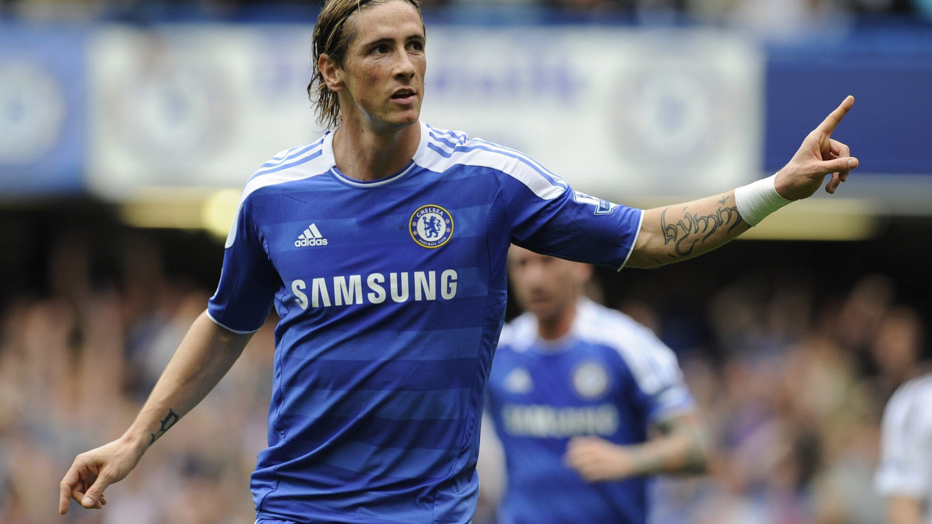 安哥拉强势拿下巴黎，卢卡库在年度焦点之战接管比赛