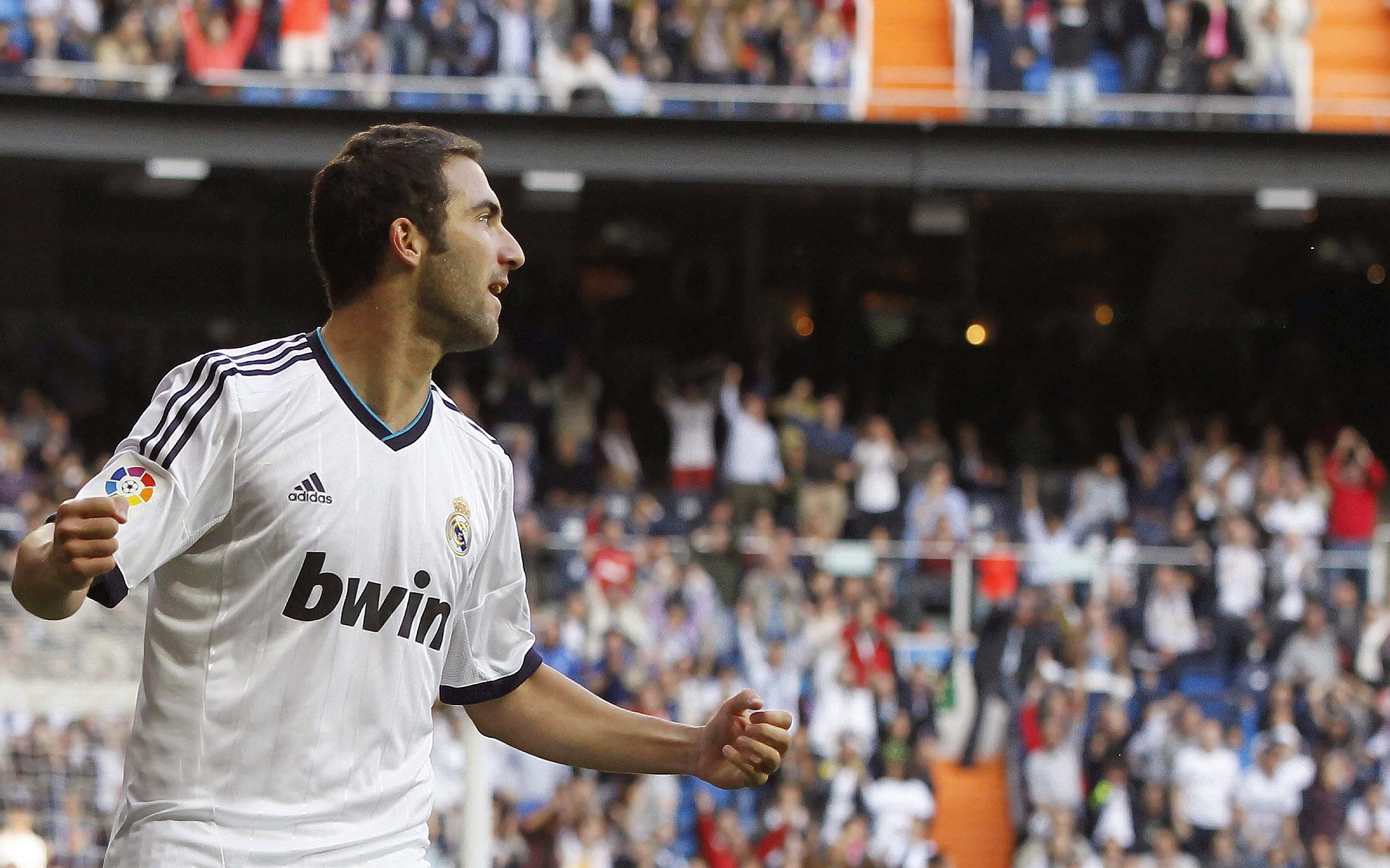 赛道与球场,速度与意志的双重奏—F1揭幕战与步行者生死战启示录